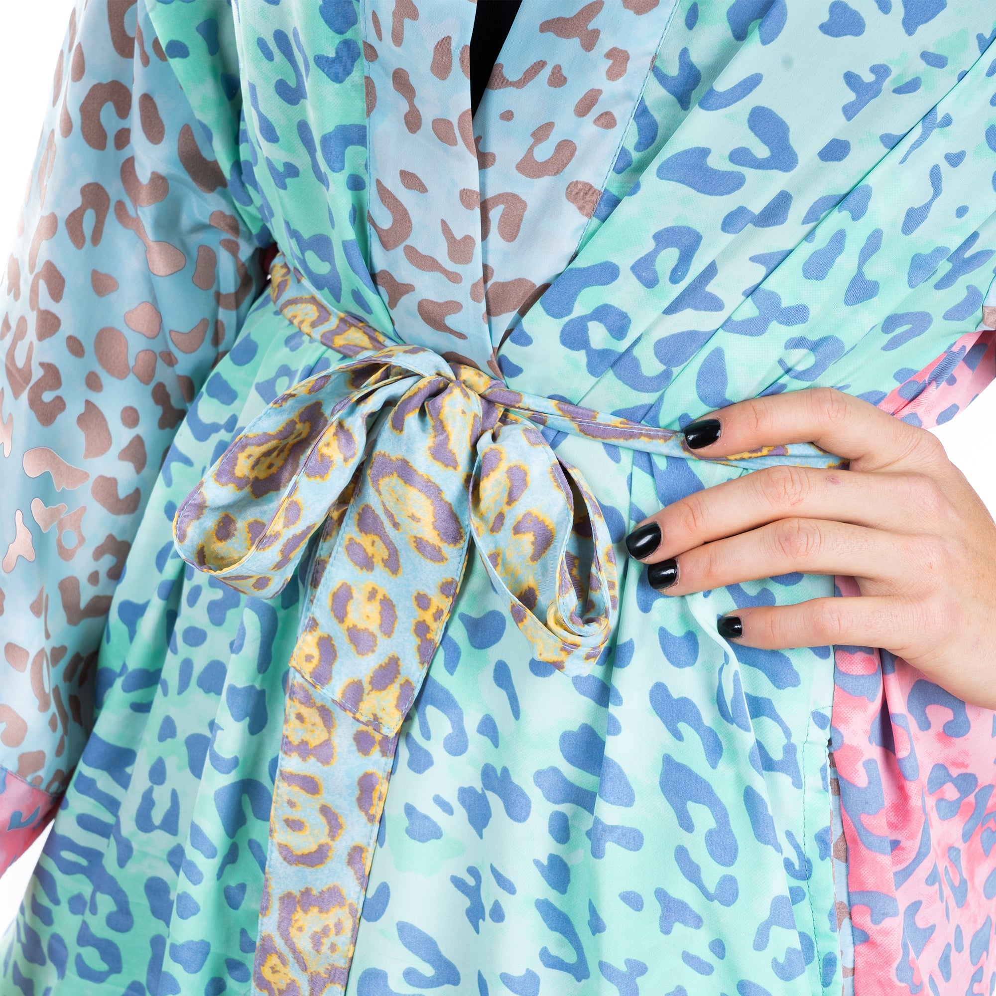 Kimono estampado leo Multicolor Irreverente da marca Isla Bonita pormenor