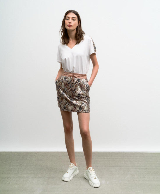 Mini saia com padrões étnicos bordados com lantejoulas da marca Access