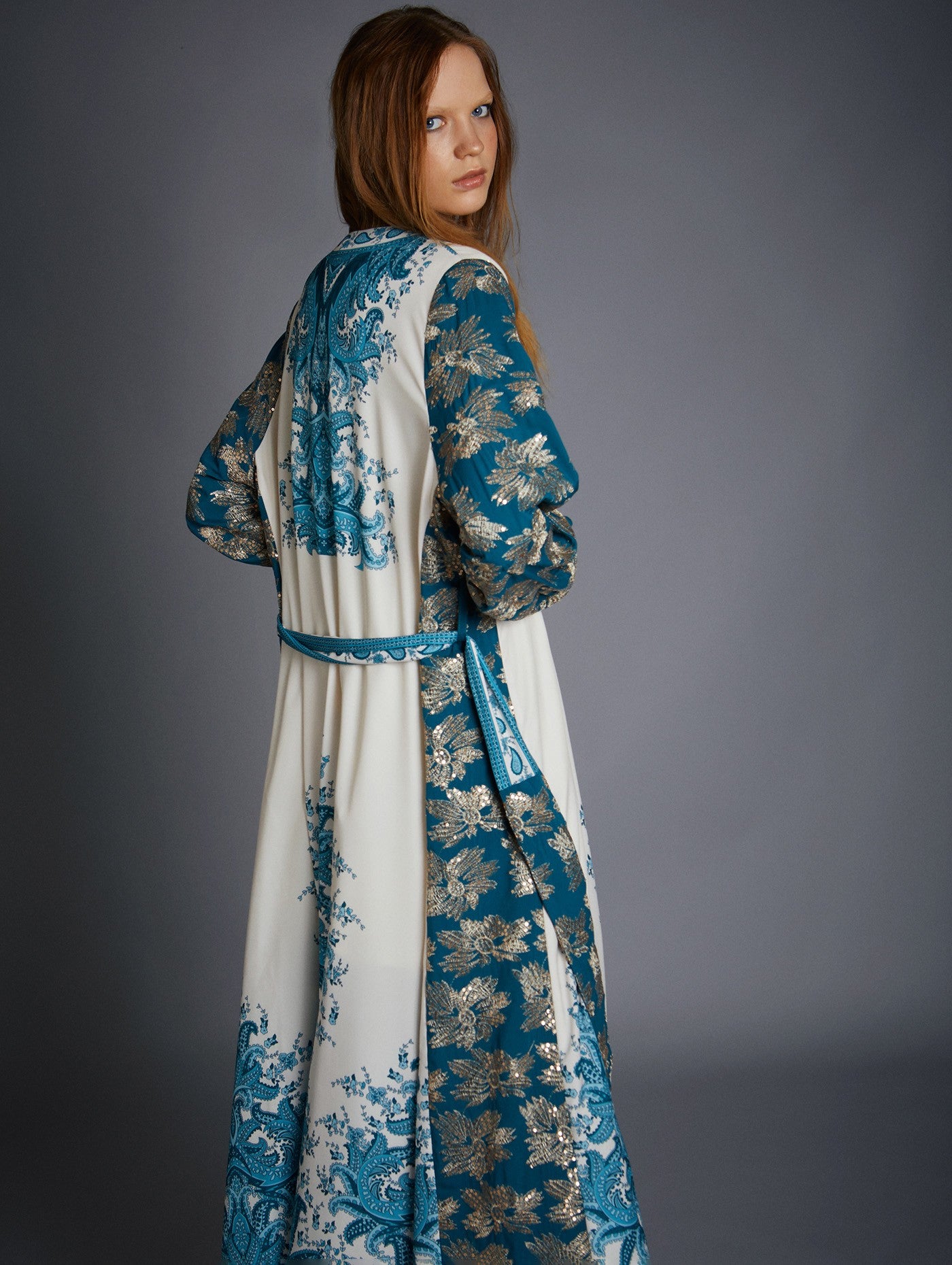 Kimono Azul by Meisie atrás