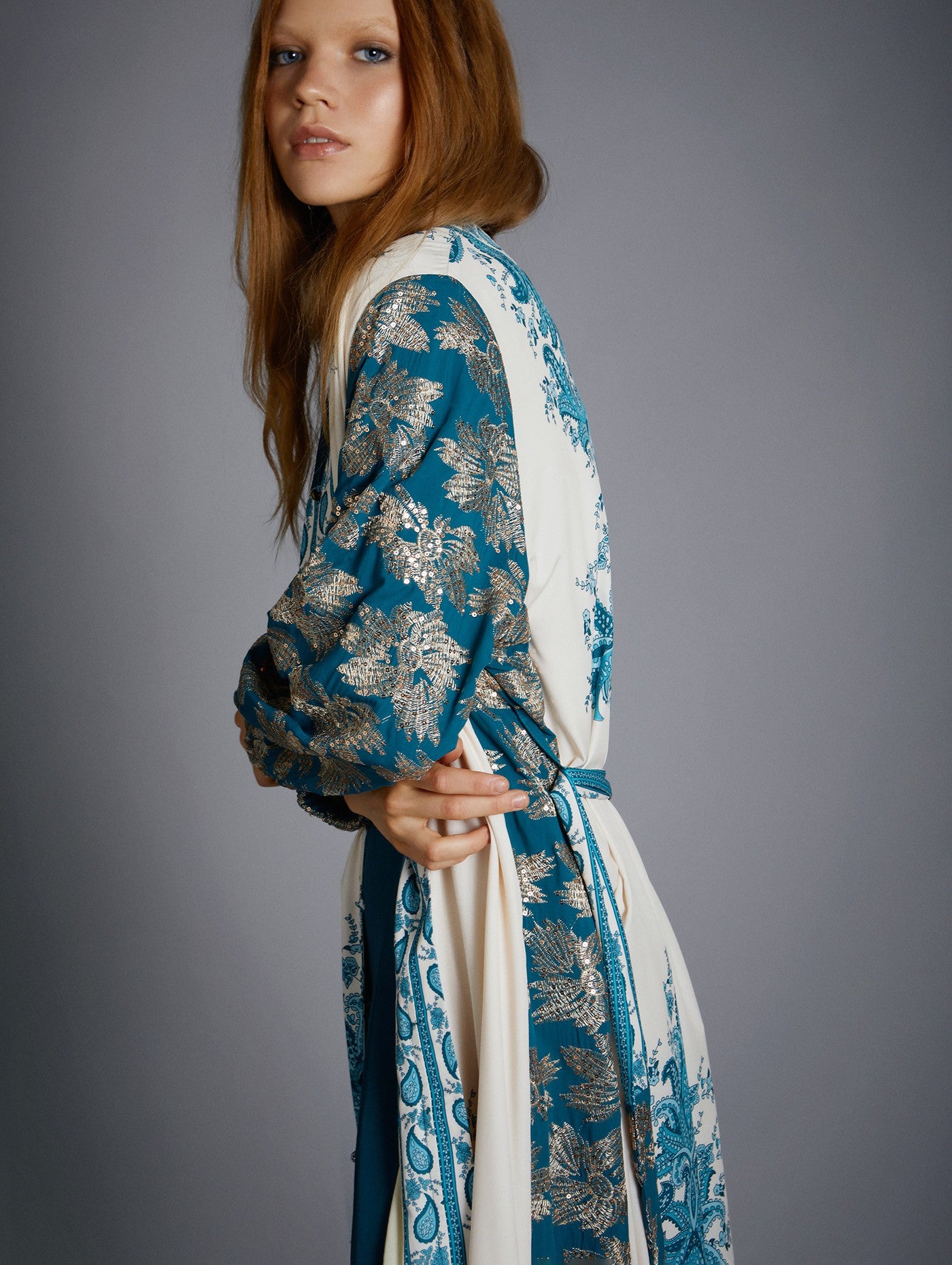 Kimono Azul by Meisie look lateral