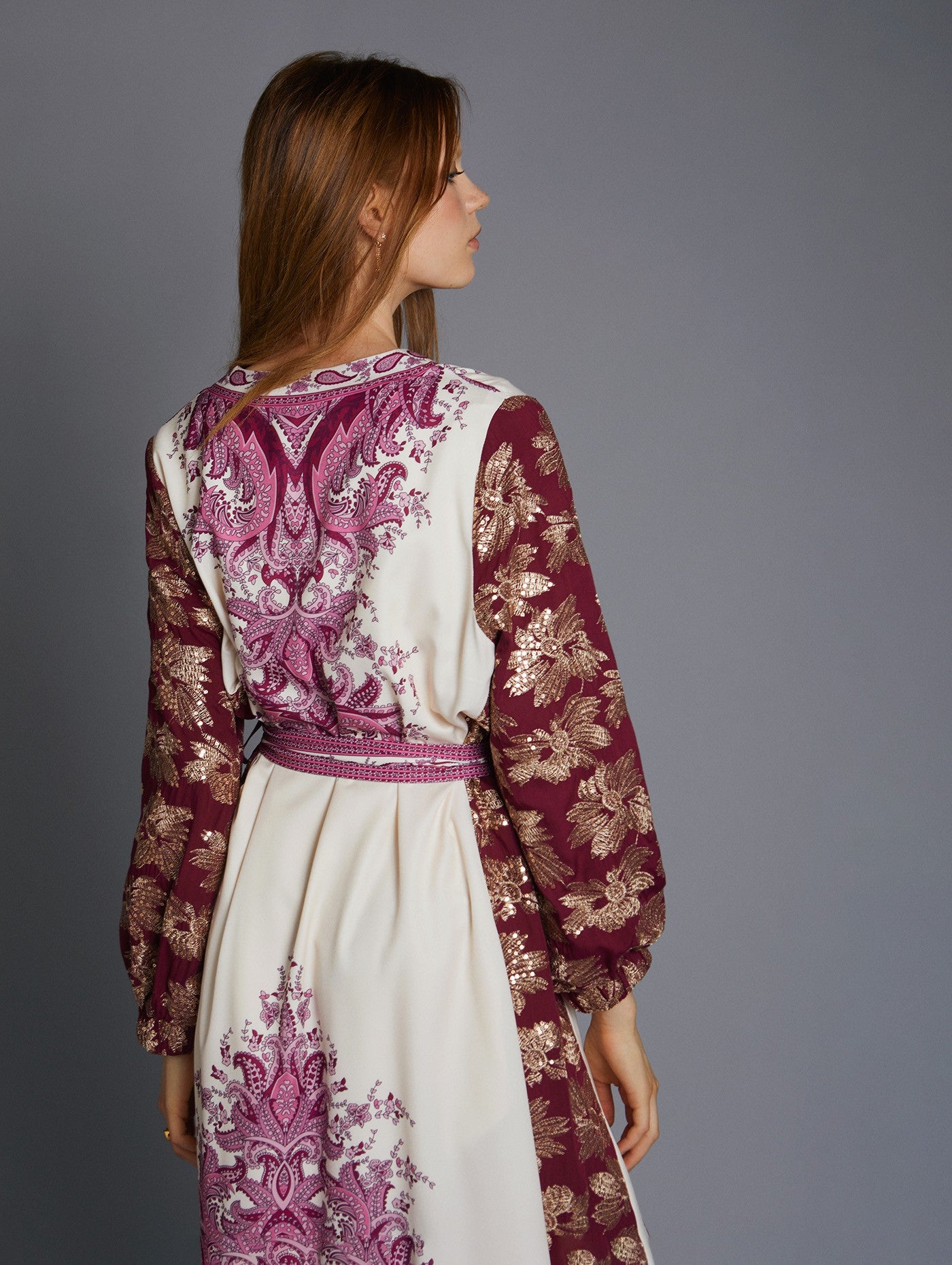 Kimono Bourdeaux by Meisie atrás