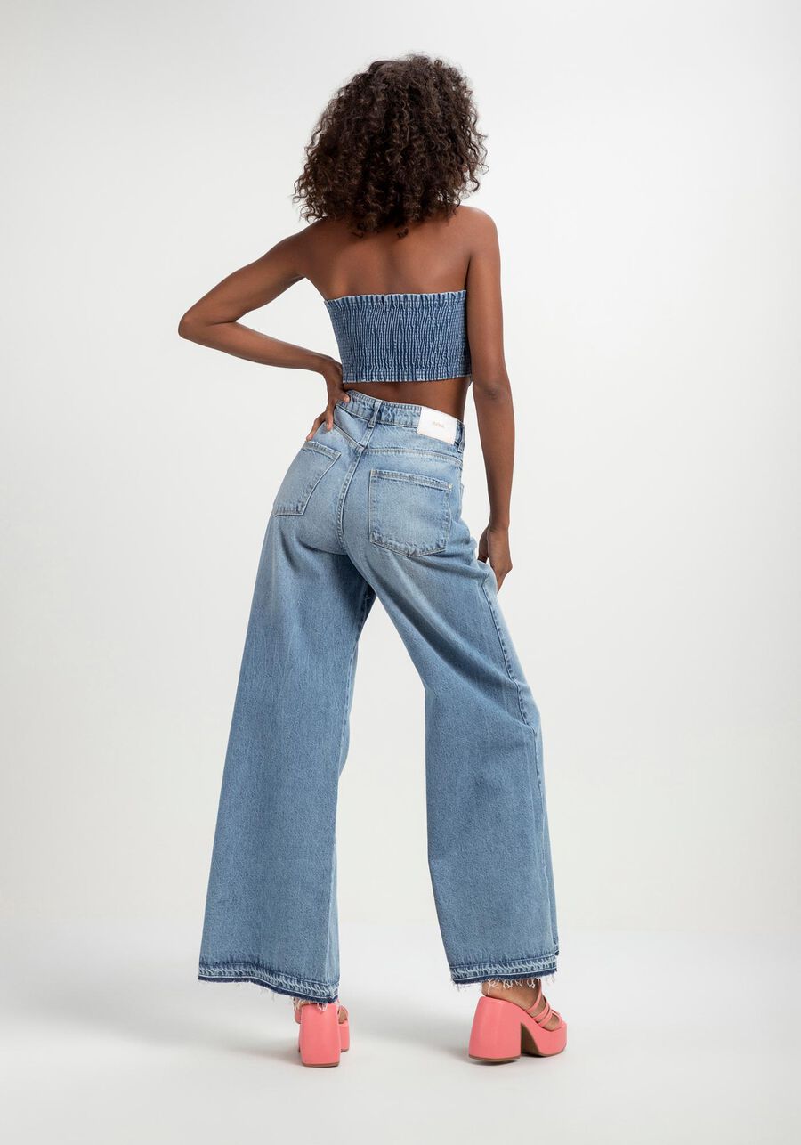 Top cropped jeans ganga  com busto em formato de concha da marca Lez a Lez  atrás 
